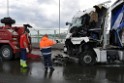 Schwerer LKW VU PKlemm A 4 Rich Olpe auf der Rodenkirchener Bruecke P391